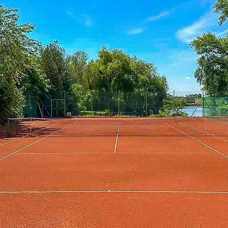 Majur Ξενοδοχείο 4*