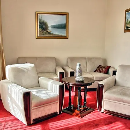 Hotel Majur